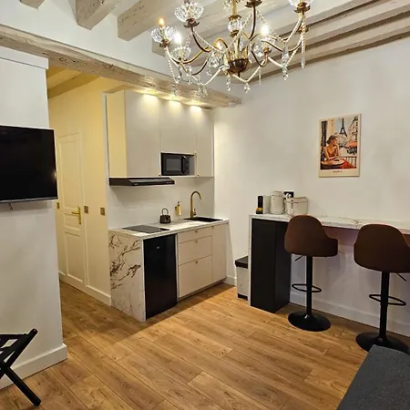 Pantheon Arev Dans Le Quartier De Emily In 75005 Apartamento *