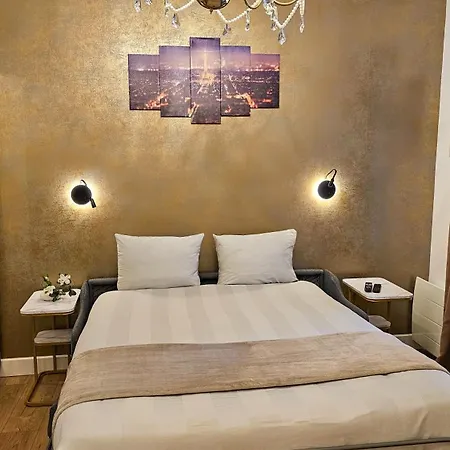 Pantheon Arev Dans Le Quartier De Emily In 75005 *