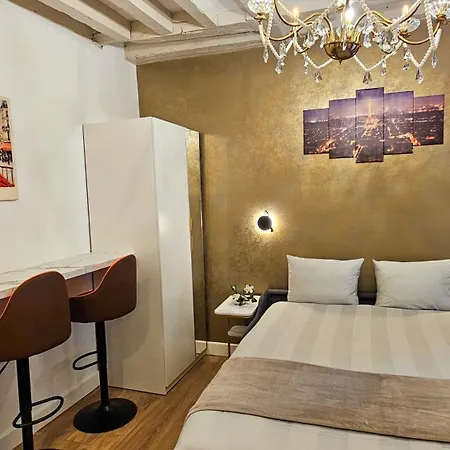 Pantheon Arev Dans Le Quartier De Emily In 75005 *