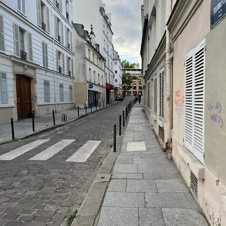 Pantheon Arev Dans Le Quartier De Emily In 75005 Paryż